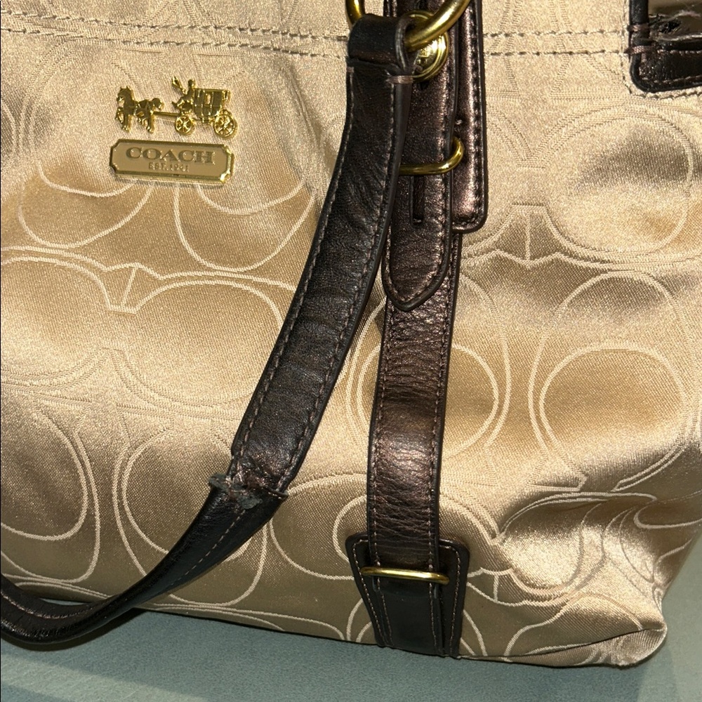 Coach Mia Signature Outline C Carryall Satchel EUC - Picture 4 of 10